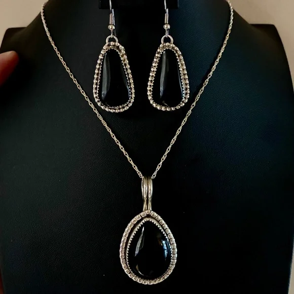 Navajo 925 Sterling Silver & Onyx: Earrings & Necklace Set - Picture 1 of 3